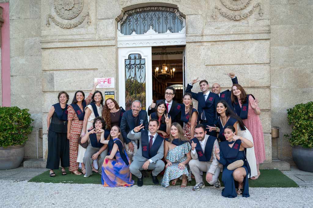 Foto de familia del alumnado del Máster en Gestión de Empresas Biotecnológicas, en colaboración con Bioga